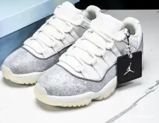 11 Jordan Air HQ7000-001 Low 0507